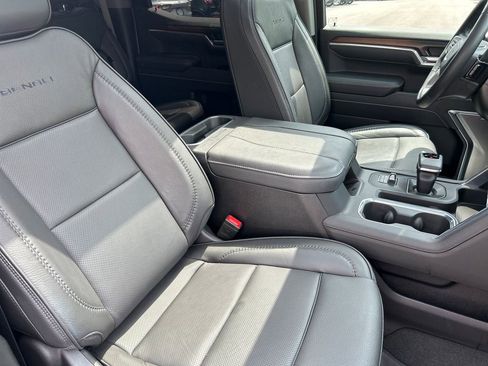 Used 2025 GMC Sierra 1500 Denali AWD/4WD image 16
