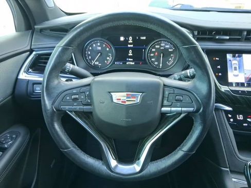 Used 2022 Cadillac XT6 Premium Luxury w/ Technology Package image 11