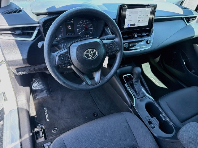 Used 2025 Toyota Corolla LE FWD image 9