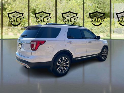 Used 2017 Ford Explorer Platinum AWD/4WD image 5