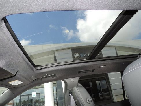 New 2026 Buick Enclave Avenir w/ Super Cruise Package image 9