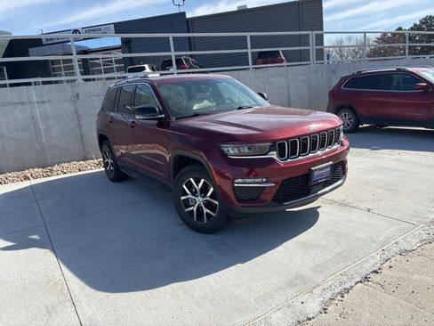 Used 2023 Jeep Grand Cherokee Limited image 2