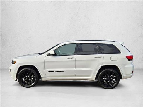 Used 2019 Jeep Grand Cherokee Altitude image 9
