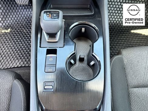 Certified 2025 Nissan Rogue SV FWD image 27