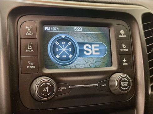 Used 2017 Jeep Cherokee Sport AWD/4WD image 22