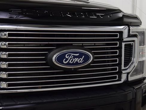 Used 2021 Ford F450 Platinum w/ FX4 Off-Road Package image 11