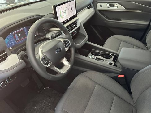 New 2026 Ford Explorer Active RWD image 11