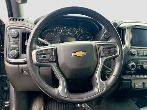 Used 2022 Chevrolet Silverado 1500 LT image 11
