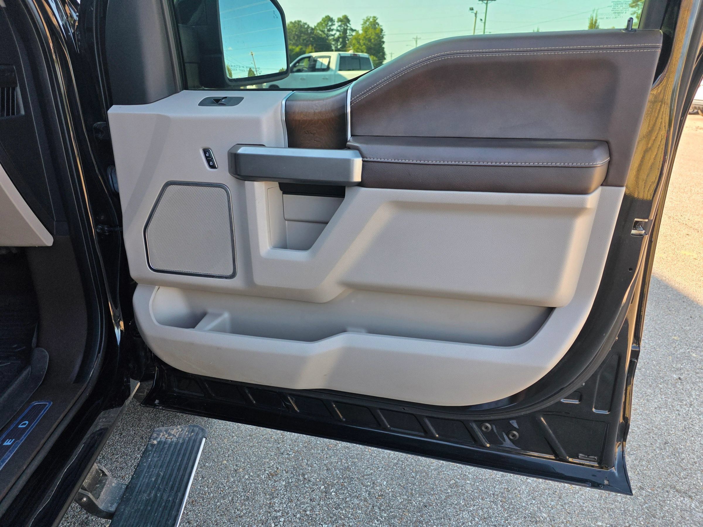 Used 2019 Ford F150 Limited w/ Trailer Tow Package AWD/4WD image 5