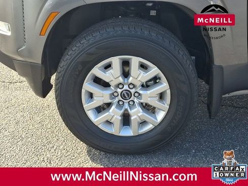 Used 2023 Nissan Frontier SV image 10