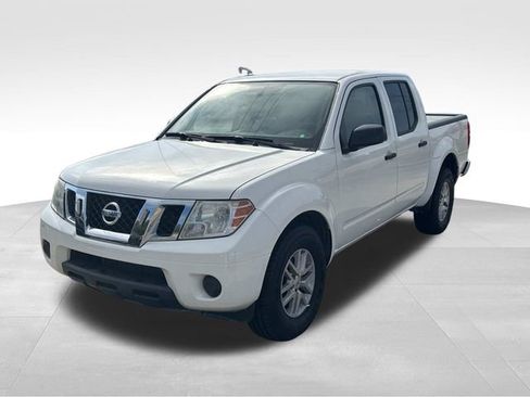 Used 2020 Nissan Frontier SV image 3