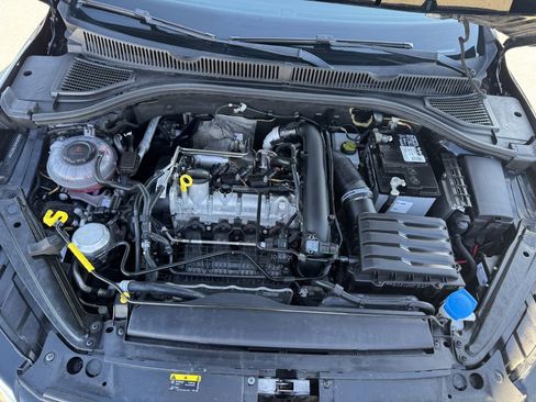 Used 2020 Volkswagen Jetta R-Line w/ R-Line Cold Weather Package image 9