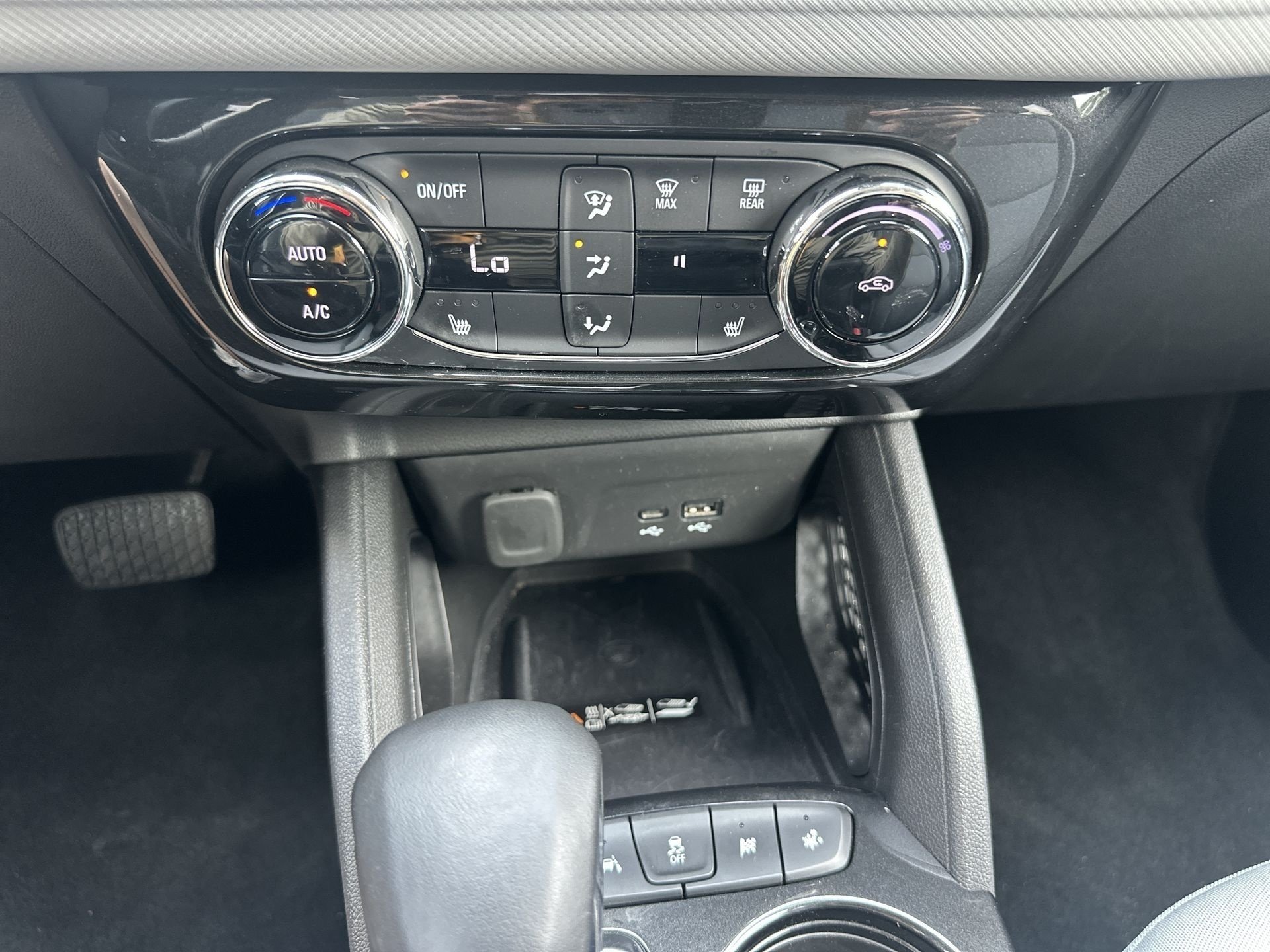 Used 2025 Chevrolet TrailBlazer LT w/ Convenience Package FWD image 34