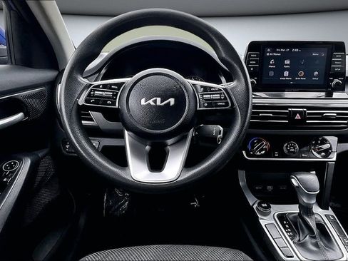 Used 2023 Kia Seltos LX image 8