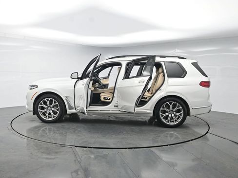 Used 2021 BMW X7 xDrive40i w/ Executive Package AWD/4WD image 60