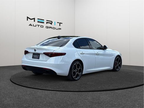 Used 2022 Alfa Romeo Giulia Ti w/ Active Assist Plus Package RWD image 9