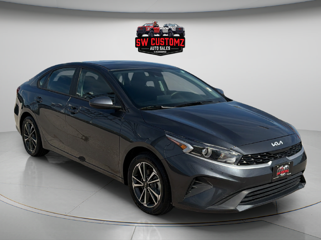 Used 2023 Kia Forte LXS FWD image 1