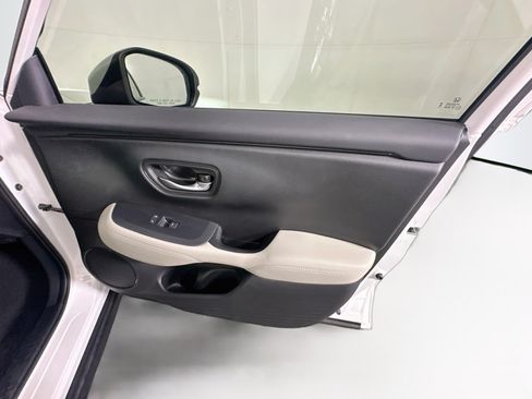 Used 2025 Honda HR-V LX image 30