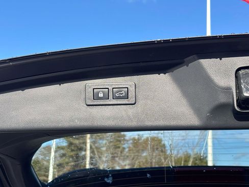 Used 2022 Subaru Outback Premium image 13