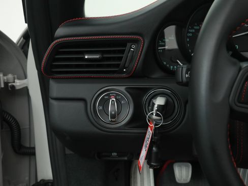 Used 2019 Porsche 911 Speedster RWD image 28