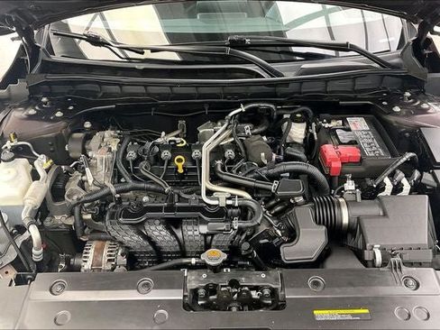 Used 2025 Nissan Altima 2.5 SV FWD image 28