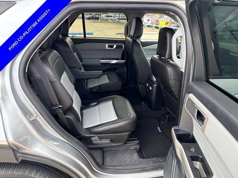 Used 2023 Ford Explorer XLT w/ Equipment Group 202A RWD image 12