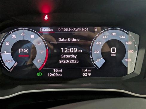 New 2025 Audi Q3 2.0T Premium image 11