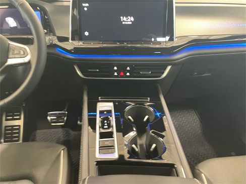 New 2026 Volkswagen Atlas Cross Sport SEL Premium R-Line image 11