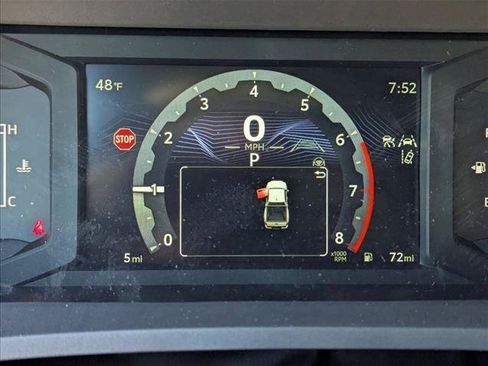 Certified 2025 Toyota Tacoma SR5 AWD/4WD image 10