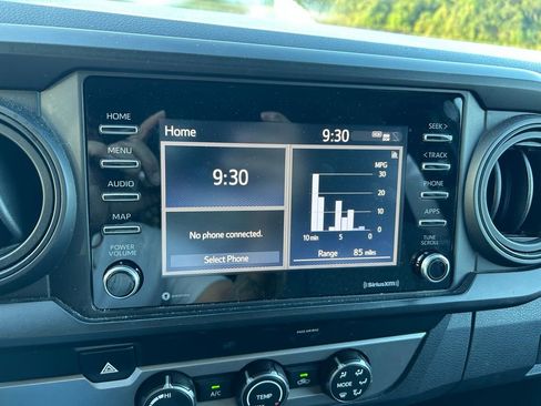 Used 2020 Toyota Tacoma SR image 22