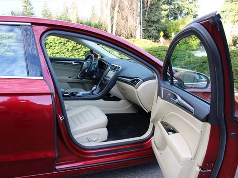 Used 2014 Ford Fusion SE w/ Equipment Group 202A image 15