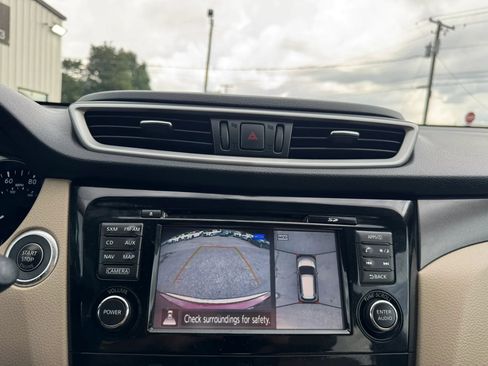 Used 2016 Nissan Rogue SV w/ SV Premium Package FWD image 19