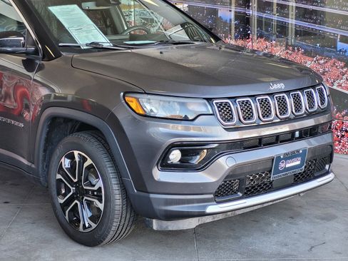 Used 2023 Jeep Compass Limited image 3