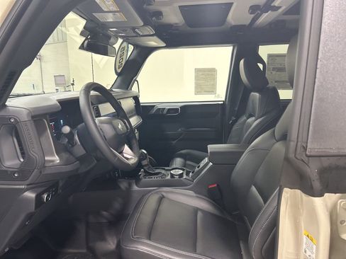 New 2025 Ford Bronco Big Bend w/ Black Diamond Package image 9