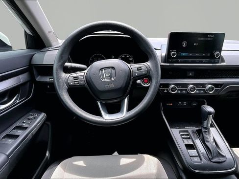 Used 2025 Honda CR-V EX image 9