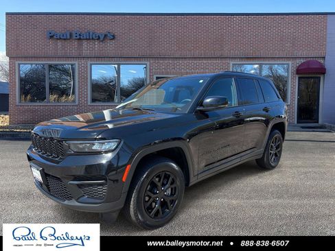 Used 2024 Jeep Grand Cherokee Altitude AWD/4WD image 1