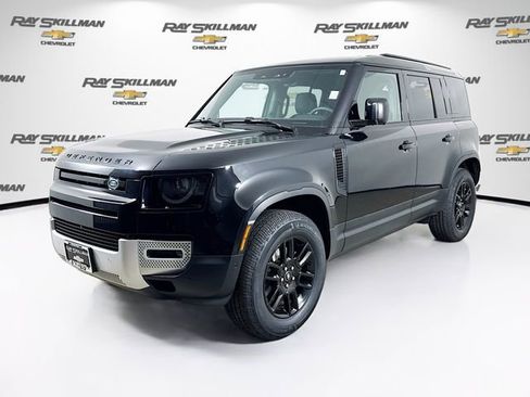 Used 2025 Land Rover Defender 110 S AWD/4WD image 3