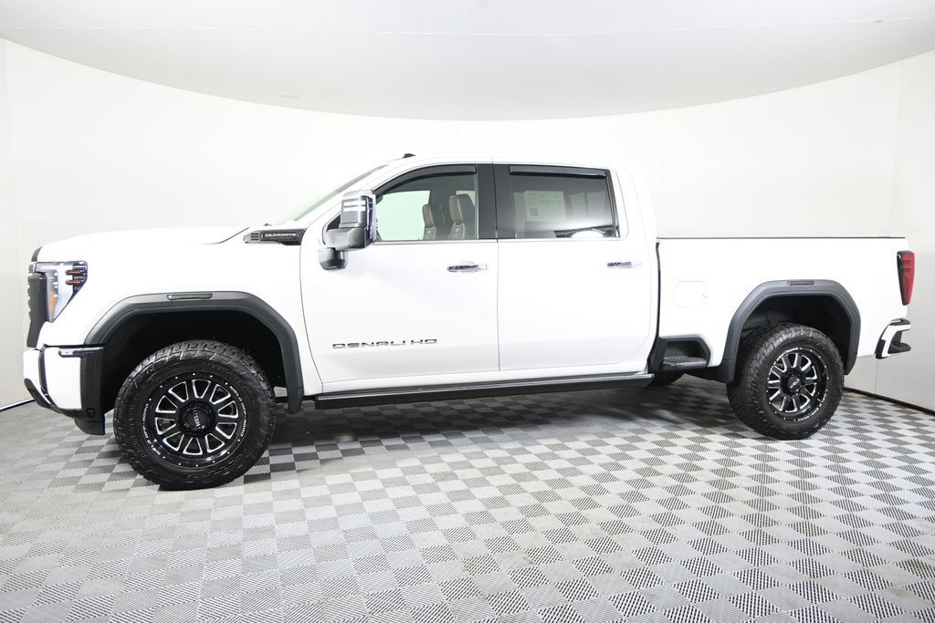 Used 2025 GMC Sierra 3500 Denali Ultimate AWD/4WD image 2