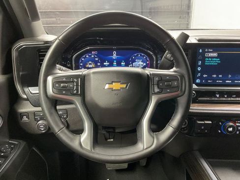 Used 2025 Chevrolet Silverado 3500 LT AWD/4WD image 18
