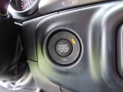 Used 2023 Jeep Wrangler Unlimited Sahara w/ Cold Weather Group AWD/4WD image 10