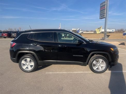 Used 2022 Jeep Compass Latitude w/ Convenience Group image 6