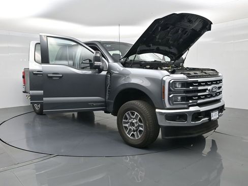Used 2024 Ford F250 Lariat image 34