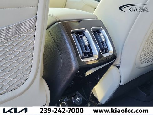 Certified 2022 Kia Sorento SX AWD/4WD image 17