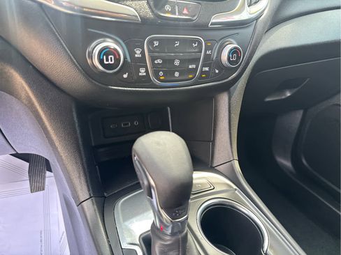 Used 2023 Chevrolet Equinox LT w/ Driver Convenience Package image 23