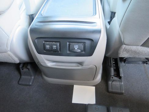 Used 2018 Toyota Sienna XLE FWD image 29