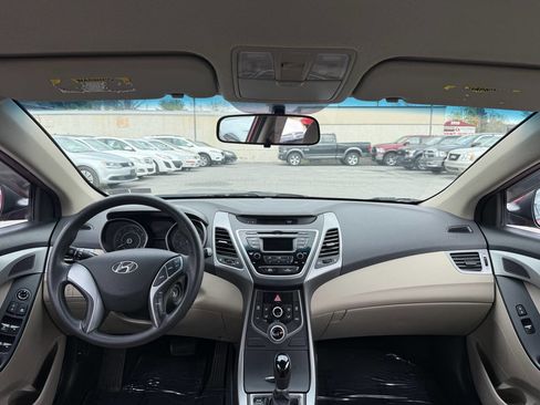 Used 2016 Hyundai Elantra SE image 13