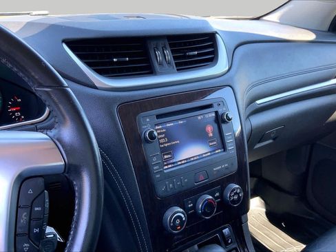 Used 2016 Chevrolet Traverse LT FWD image 7
