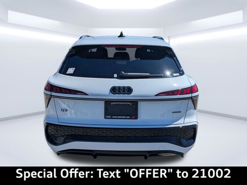New 2026 Audi Q3 quattro 2.0T image 3