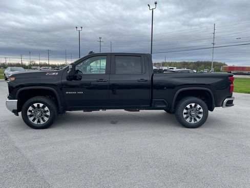 Used 2025 Chevrolet Silverado 2500 LT AWD/4WD image 4