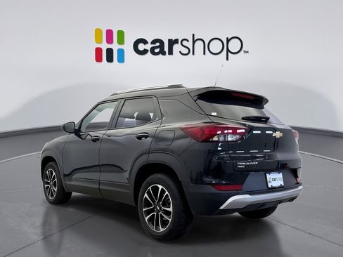 Used 2025 Chevrolet TrailBlazer LT AWD/4WD image 3